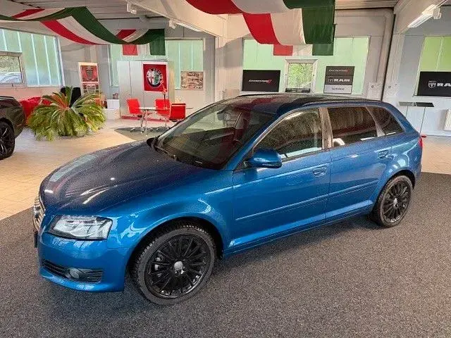 Second-hand Audi A3 Ambiente 125 CP (91 kW) 2009 Albastru Hatchback