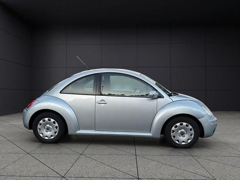 Gebraucht VW New Beetle 102 PS (75 kW) 2009 Silber Kleinwagen