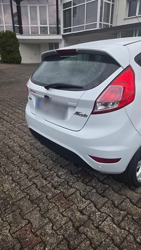 Gebraucht Ford Fiesta ST-Line 101 PS (74 kW) 2017 Weiß Kleinwagen