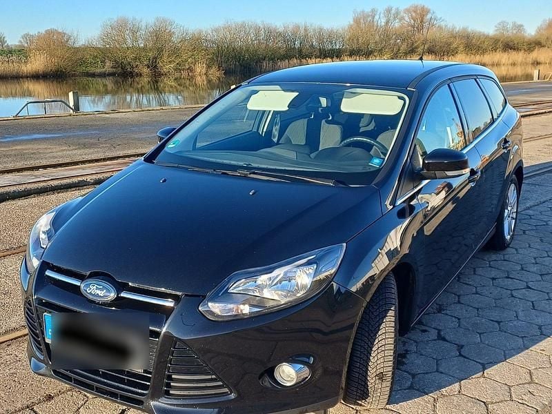 Schwarz Gebraucht 2012 Ford Focus Titanium Kombi | 4.400 € (Superpreis) - Bild 1/4