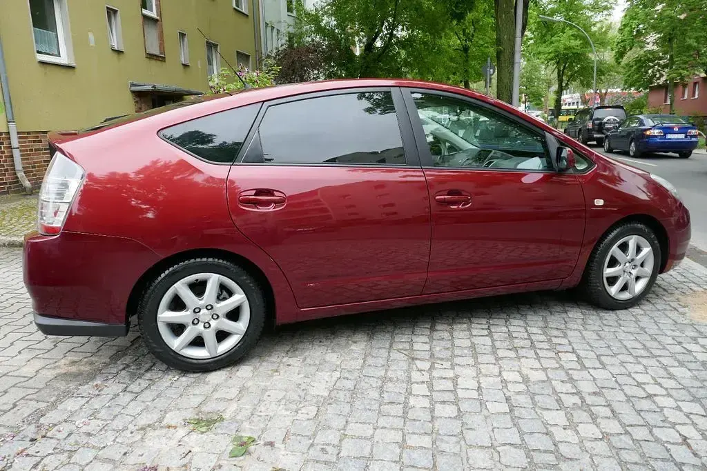 Używany Toyota Prius Sol 77 KM (56 kW) 2005 Czerwony Hatchback