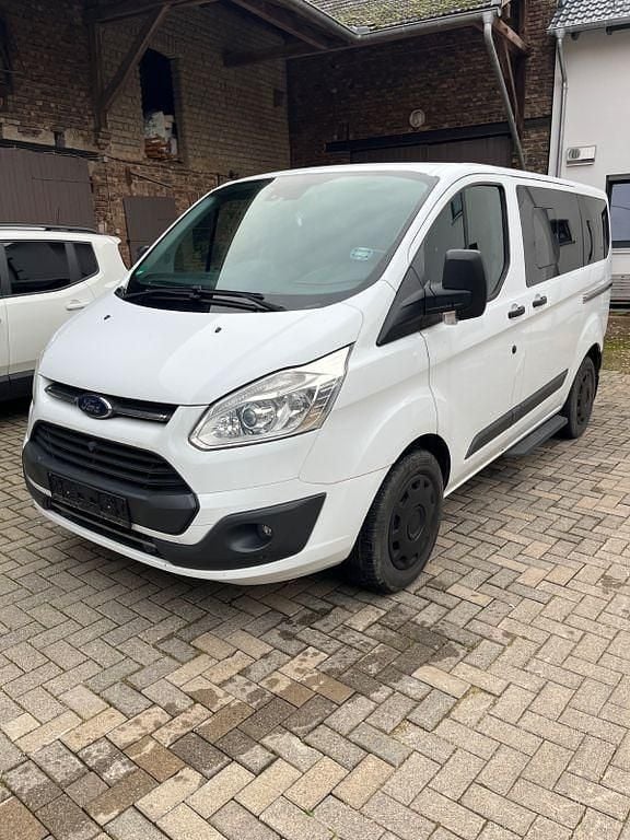 Weiß Gebraucht 2017 Ford Tourneo Van / Kleinbus | 17.990 € - Bild 1/4