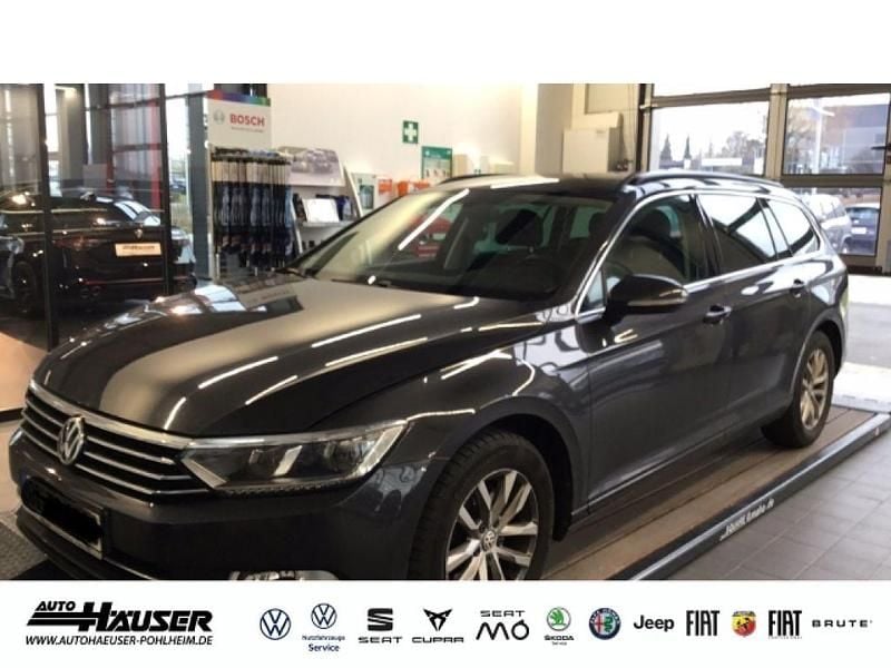 Grau Gebraucht 2018 VW Passat Comfortline Kombi | 14.985 € (Superpreis) - Bild 1/3