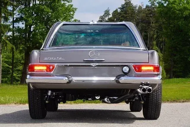Gebraucht Mercedes 230 150 PS (110 kW) 1965 Grau Cabrio