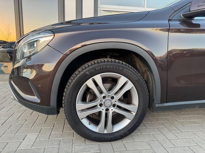 Gebraucht Mercedes GLA220 177 PS (130 kW) 2016 Braun SUV
