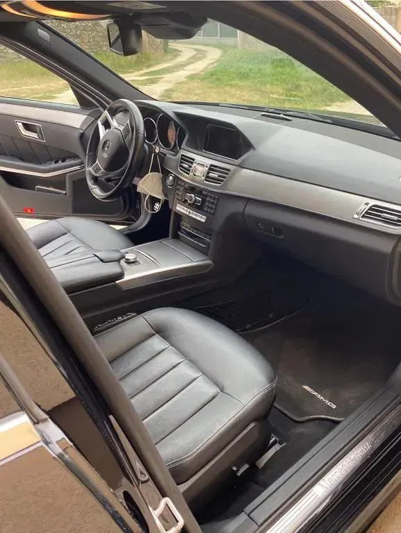 Gebraucht Mercedes E300 231 PS (169 kW) 2013 Schwarz Limousine