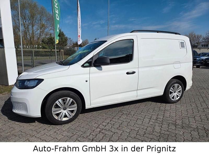 Gebraucht VW Caddy Basis 122 PS (89 kW) 2022 Weiß Van / Kleinbus