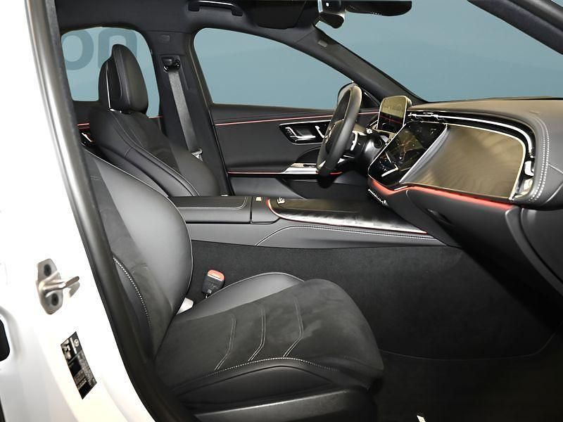 Gebraucht Mercedes E300 197 PS (144 kW) 2025 Weiß Limousine