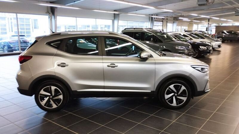 Gebraucht MG ZS 130 kW (177 PS) 2021 Silber Limousine