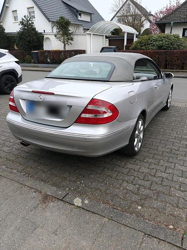 Gebraucht Mercedes CLK500 306 PS (225 kW) 2005 Silber Cabrio