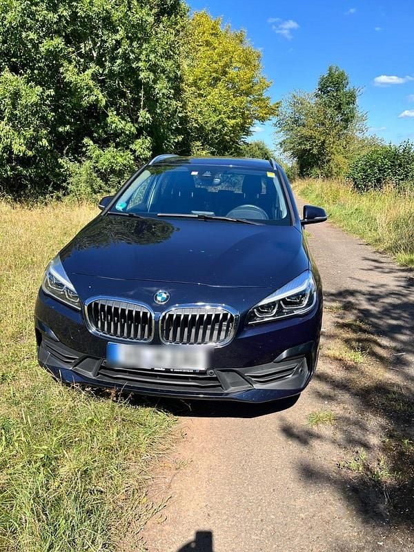 Blau Gebraucht 2019 BMW 218 Active Tourer Van / Kleinbus | 14.500 € (Guter Preis) - Bild 1/4
