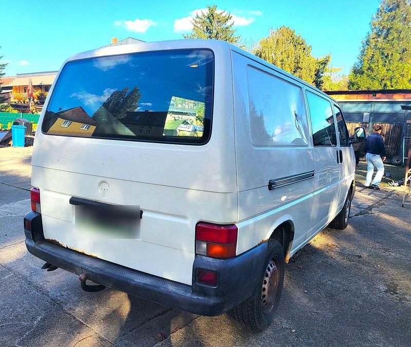 Second-hand VW Transporter 102 CP (75 kW) 2002 Van
