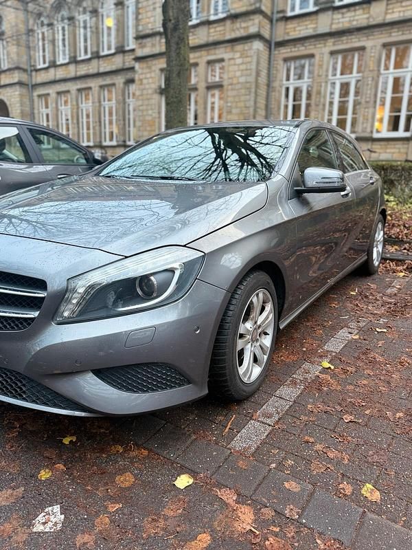 Second-hand Mercedes A180 122 CP (89 kW) 2013 Gri Hatchback