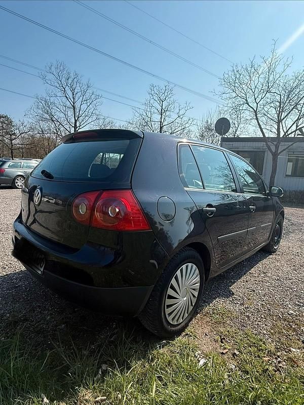Gebraucht VW Golf V 113 PS (83 kW) 2004 Schwarz Kleinwagen