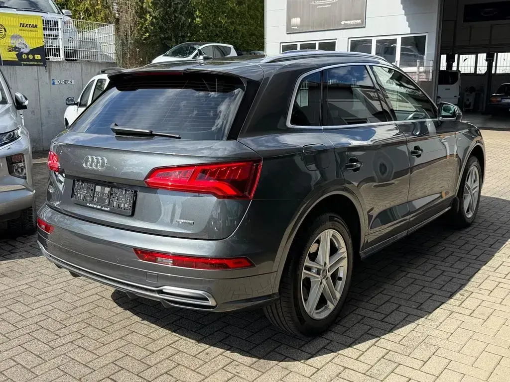 Gebraucht Audi Q5 S-Line 190 PS (139 kW) 2019 Grau SUV