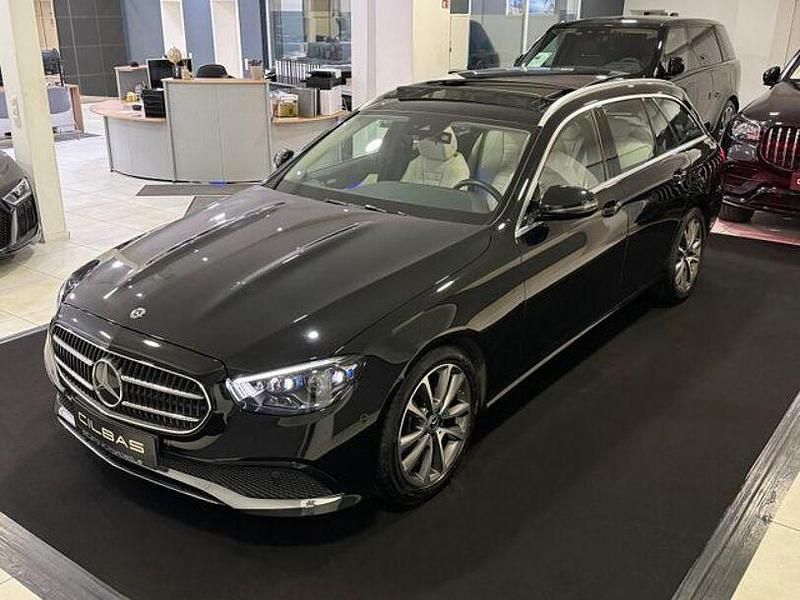 Gebraucht Mercedes E220 194 PS (142 kW) 2021 Schwarz Limousine