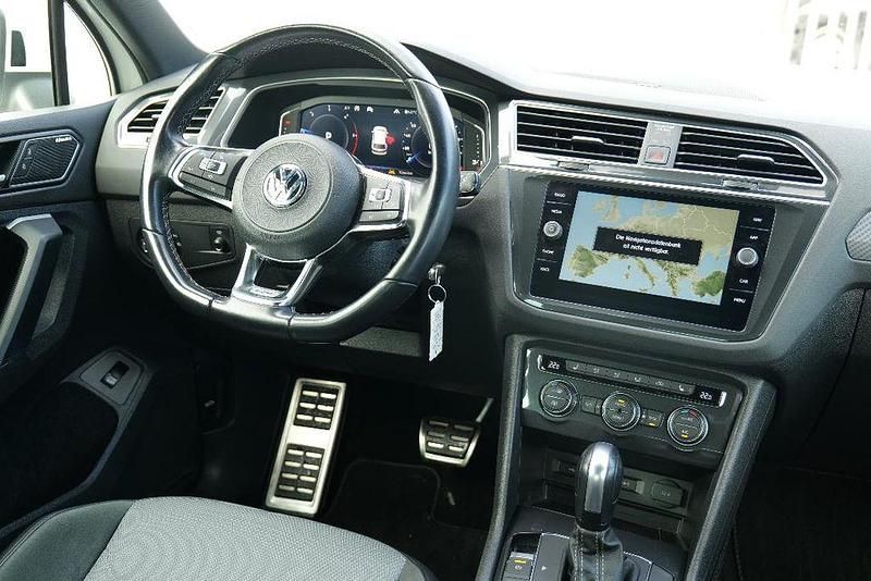 Gebraucht VW Tiguan Highline 150 PS (110 kW) 2021 Oryxwhite perlmutteffekt SUV