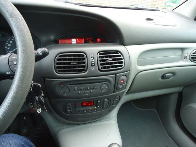 Gebraucht Renault Scénic 107 PS (78 kW) 2001 Grau metallic Van / Kleinbus