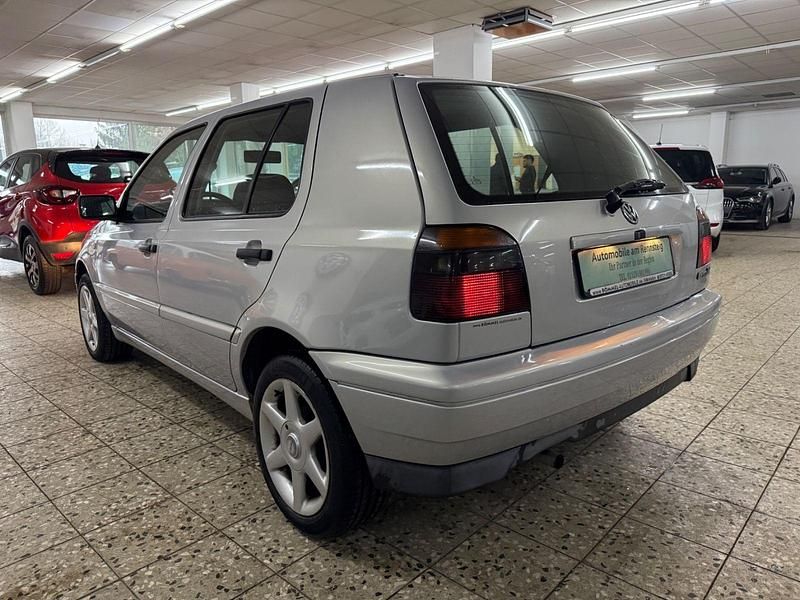Gebraucht VW Golf III 75 PS (55 kW) 1997 Silber Limousine