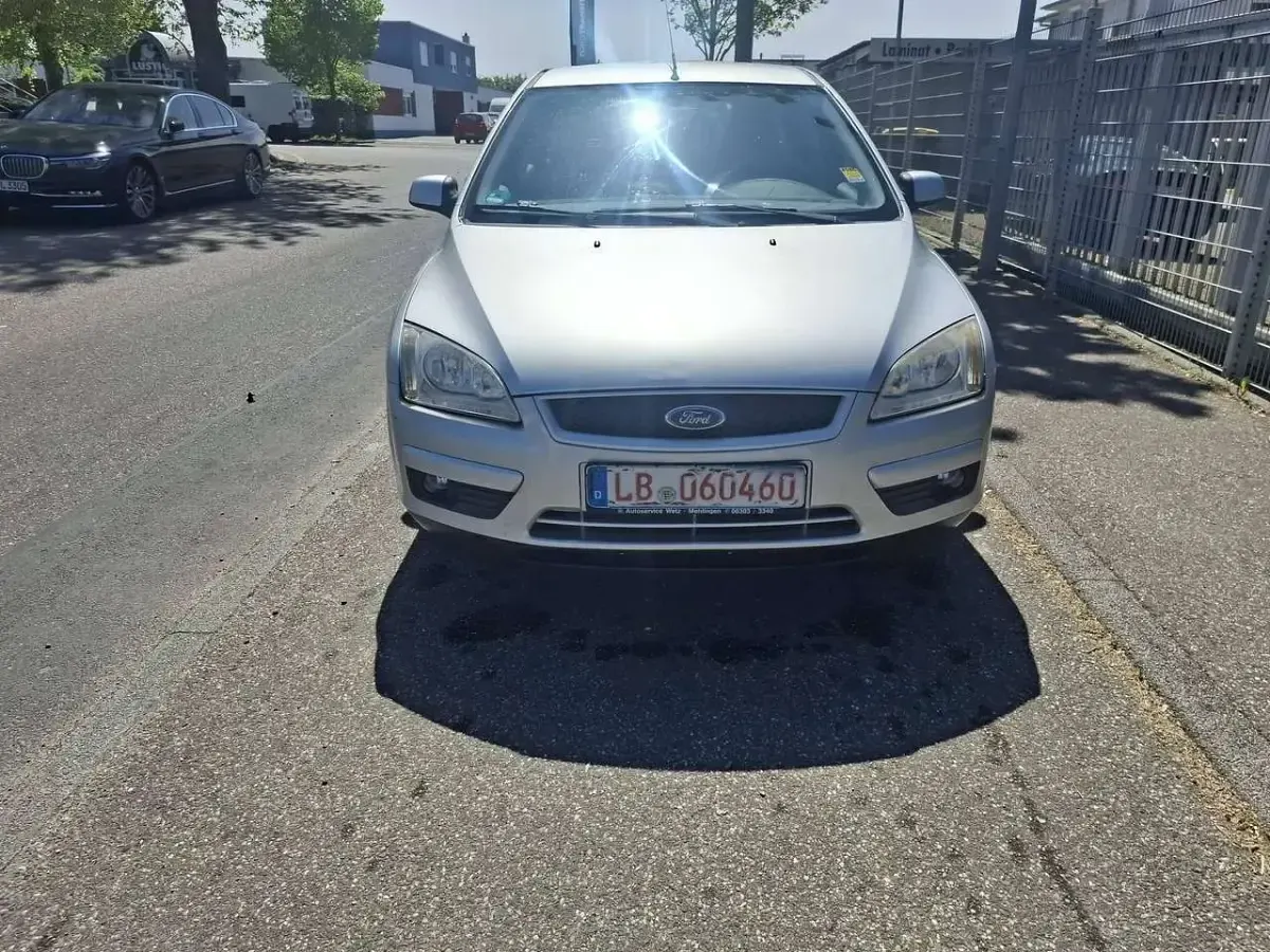 Gebraucht Ford Focus Ambiente 101 PS (74 kW) 2007 Silber Kombi