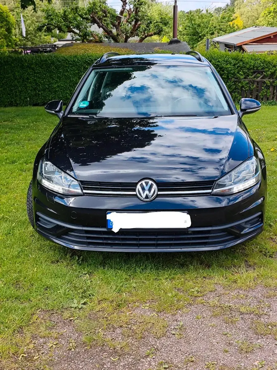 Second-hand VW Golf VII 110 CP (80 kW) 2020 Negru Break