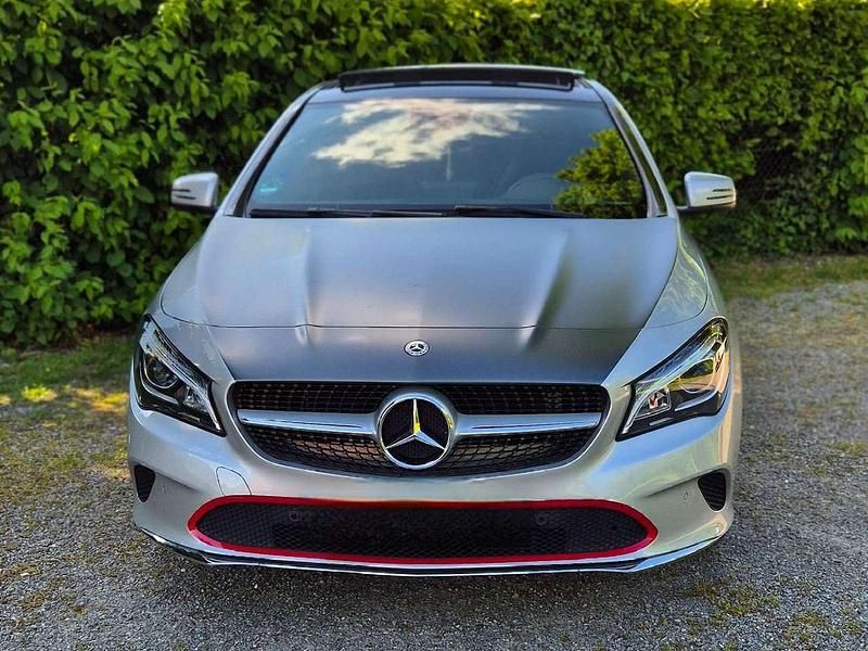 Silber Gebraucht 2018 Mercedes CLA200 Shooting Brake Edition Kombi | 17.500 € (Guter Preis) - Bild 1/4