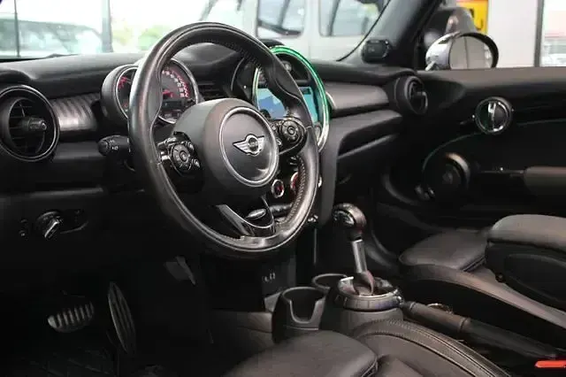 Gebraucht Mini John Cooper Works Cabriolet 231 PS (169 kW) 2017 Lapisluxury blue Cabrio