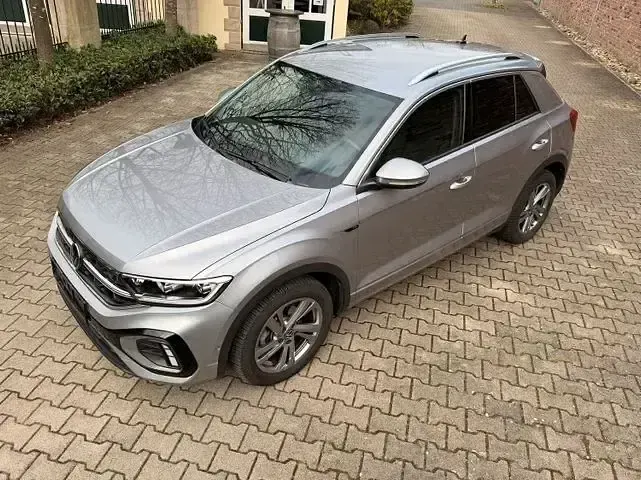 Usata VW T-Roc R-line 150 CV (110 kW) 2023 Argento SUV