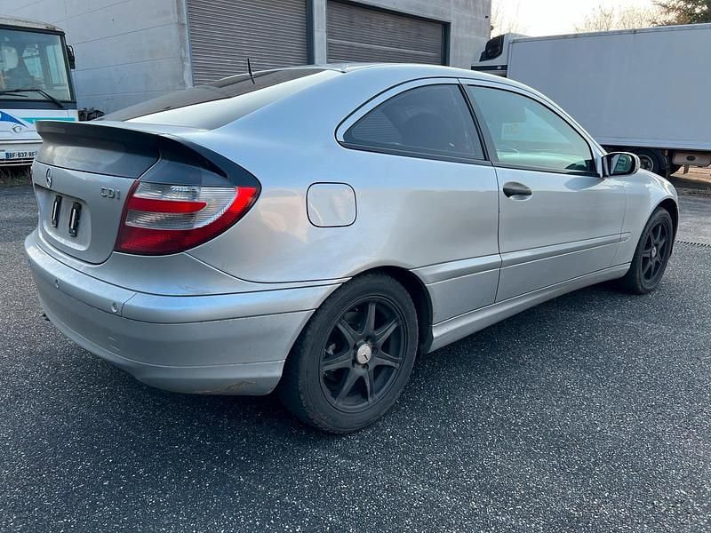 Gebraucht Mercedes C220 150 PS (110 kW) 2006 Grau Coupé