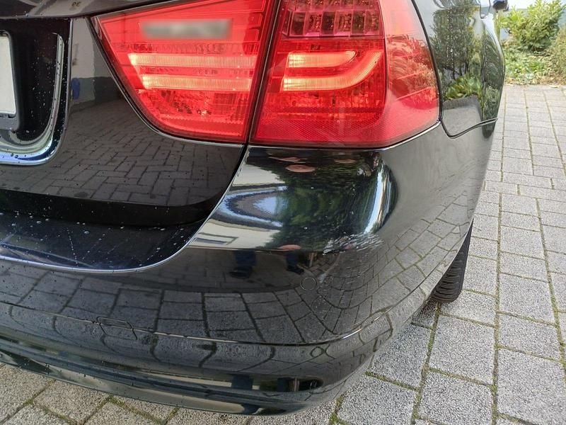 Gebraucht BMW 318 143 PS (105 kW) 2012 Schwarz Kombi