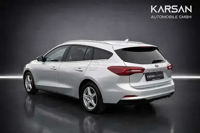 Używany Ford Focus Titanium X 155 KM (114 kW) 2023 Srebrny Sedan/Limuzyna