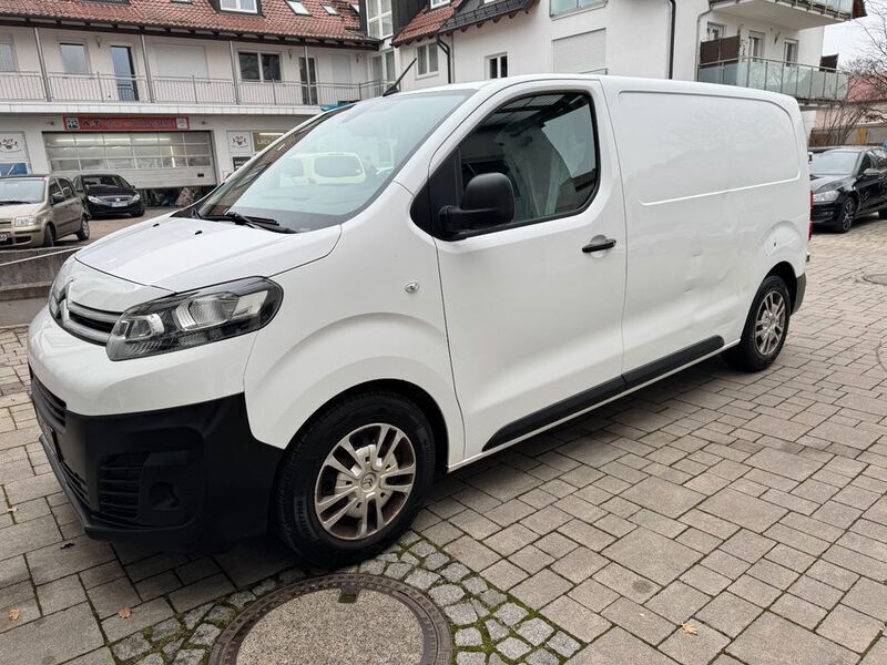Weiß Gebraucht 2019 Citroën Jumpy Business Class Van / Kleinbus | 9.990 € - Bild 1/4