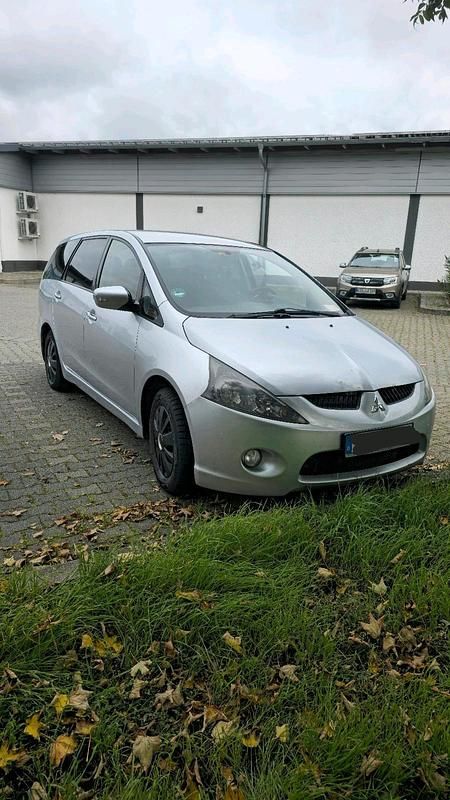 Grau Gebraucht 2005 Mitsubishi Grandis Van / Kleinbus | 2.100 € - Bild 1/4