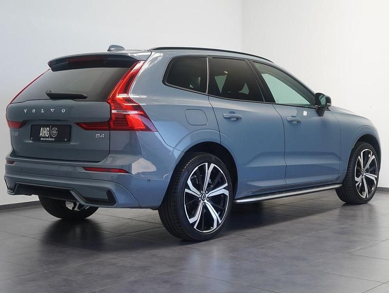 Gebraucht Volvo XC60 Plus 197 PS (144 kW) 2024 Grau SUV