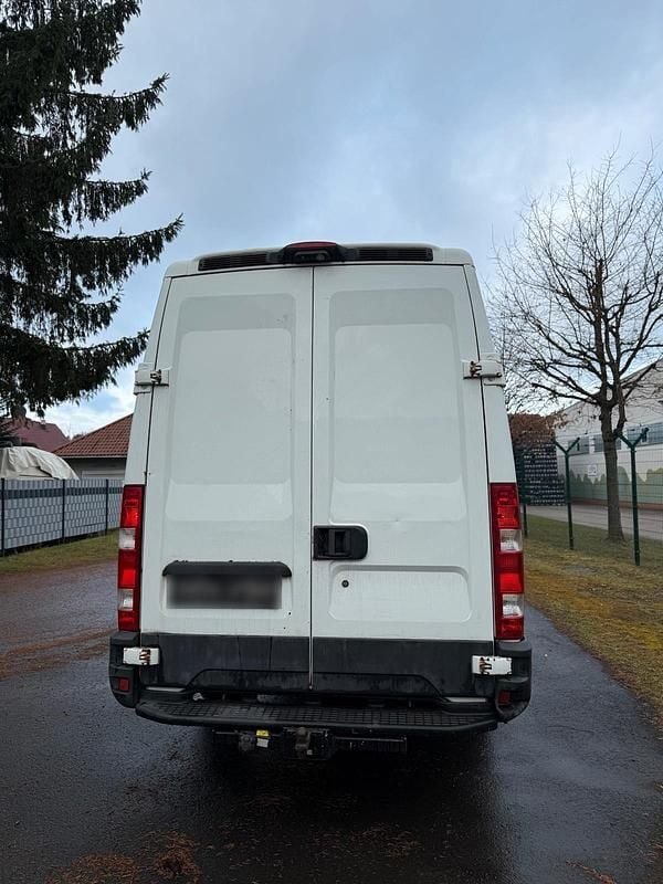 Gebraucht Iveco Daily 177 PS (130 kW) 2010 Weiß Van / Kleinbus