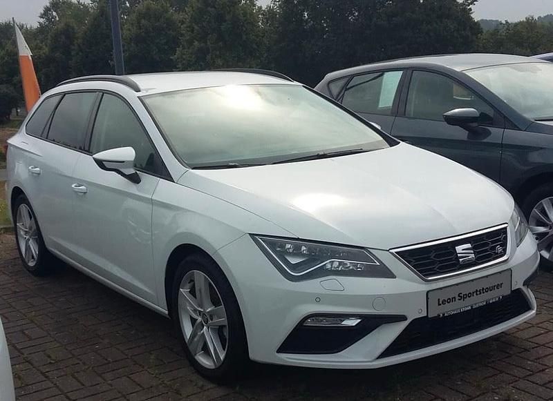 Weiß Gebraucht 2019 Seat Leon FR Kombi | 18.500 € (Fairer Preis) - Bild 1/4