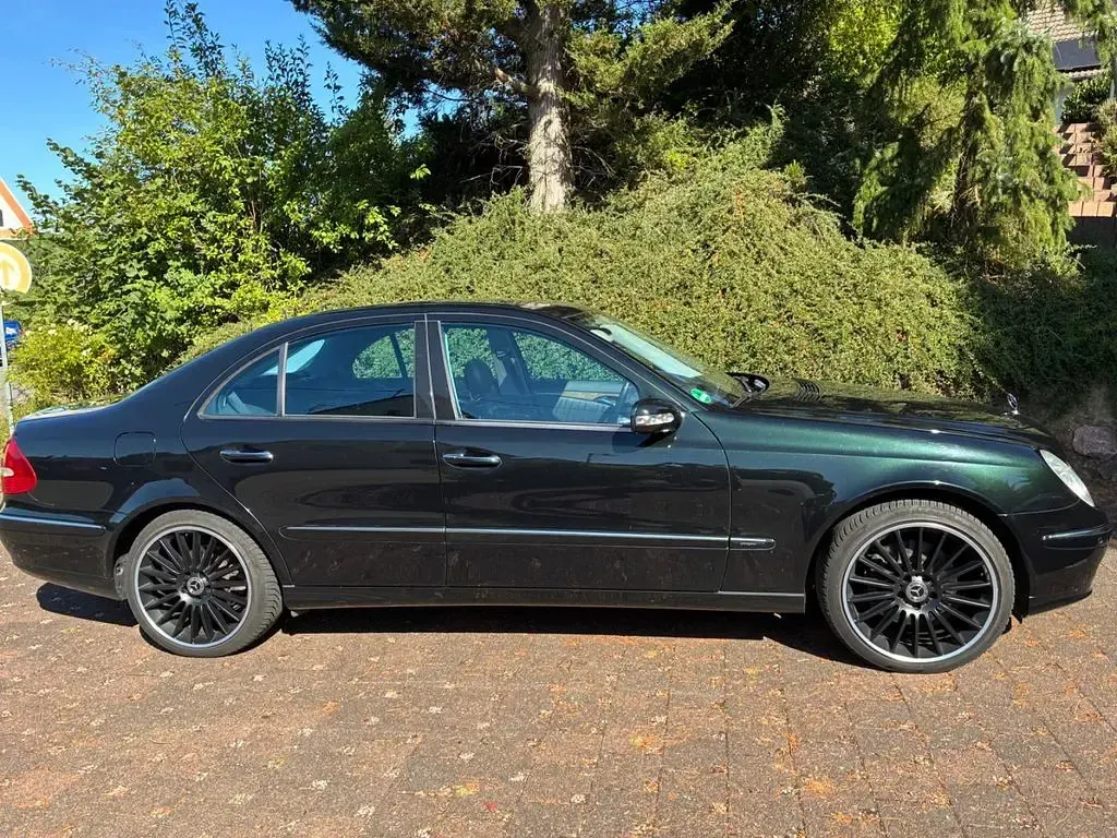 Gebraucht Mercedes E350 Avantgarde 272 PS (200 kW) 2005 Schwarz Limousine