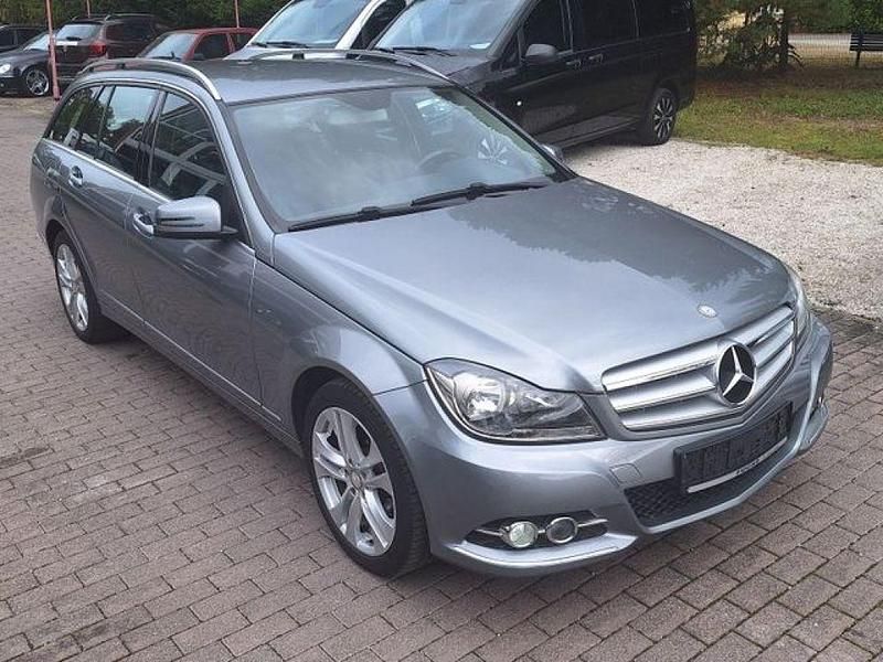 Silber Gebraucht 2013 Mercedes C200 Avantgarde Kombi | 10.590 € (Fairer Preis) - Bild 1/4