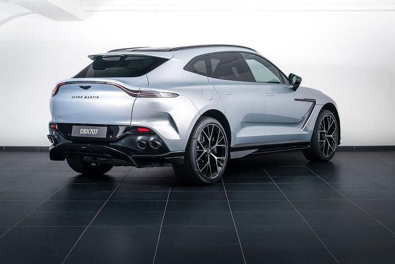 Gebraucht Aston Martin DBX 707 PS (519 kW) 2026 Silber SUV