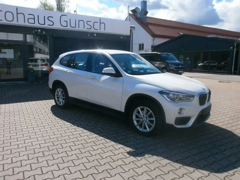 Gebraucht BMW X1 Sport Line 150 PS (110 kW) 2017 Weiß SUV