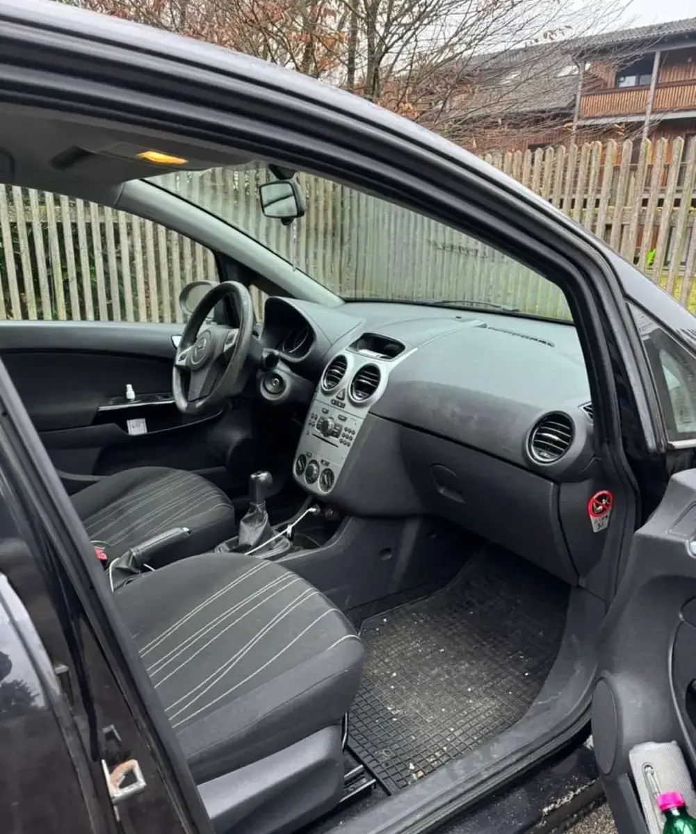 Gebraucht Opel Corsa 75 PS (55 kW) 2010 Schwarz Kleinwagen