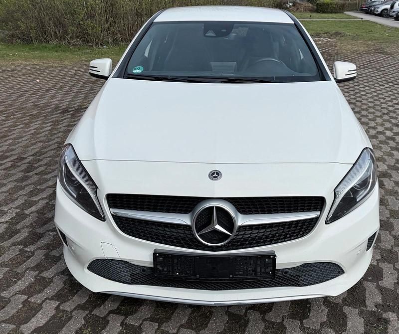 Gebraucht Mercedes 200 136 PS (100 kW) 2017 Weiß Kleinwagen