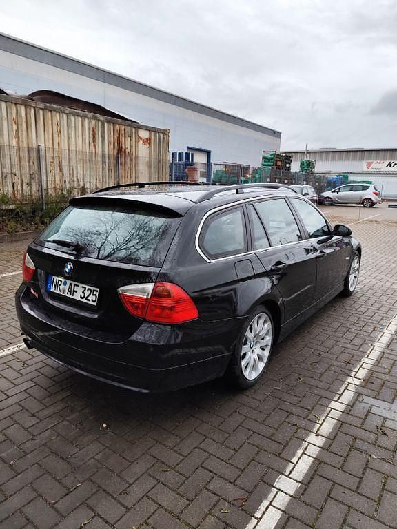 Gebraucht BMW 325 218 PS (160 kW) 2006 Schwarz Kombi