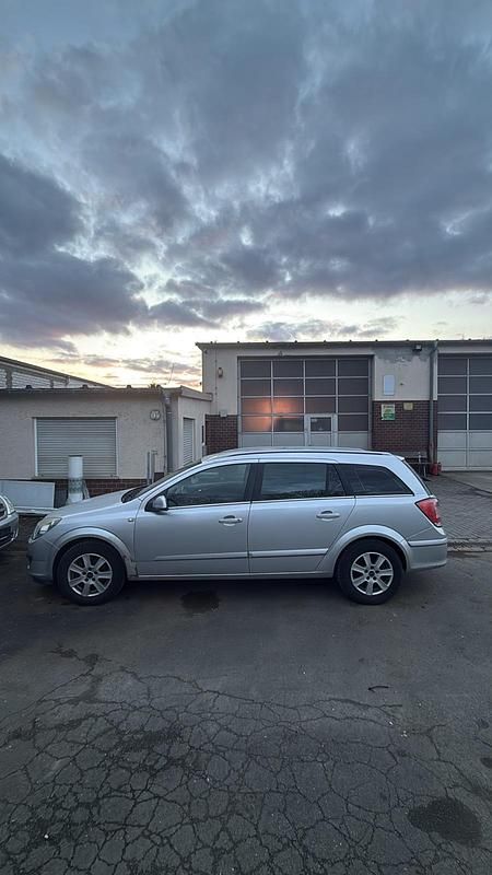 Gebraucht Opel Astra 103 PS (75 kW) 2005 Silber Kombi