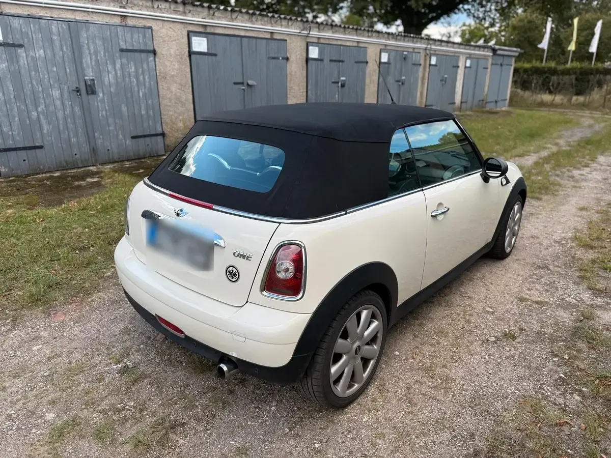 Usata Mini Cooper Cabriolet 72 CV (52 kW) 2010 Bianco Cabrio