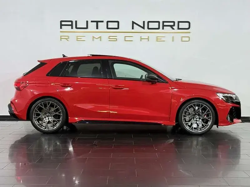 Gebraucht Audi RS3 Sport 400 PS (294 kW) 2025 Rot Limousine