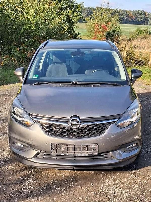 Grau Gebraucht 2017 Opel Zafira Tourer drive Van / Kleinbus | 11.500 € (Teuer) - Bild 1/4