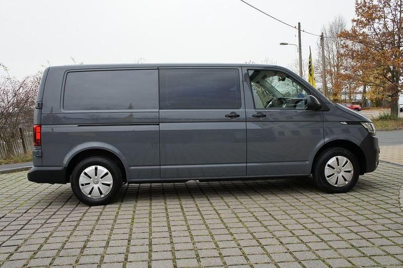 Gebraucht VW T6.1 150 PS (110 kW) 2020 Grau Van