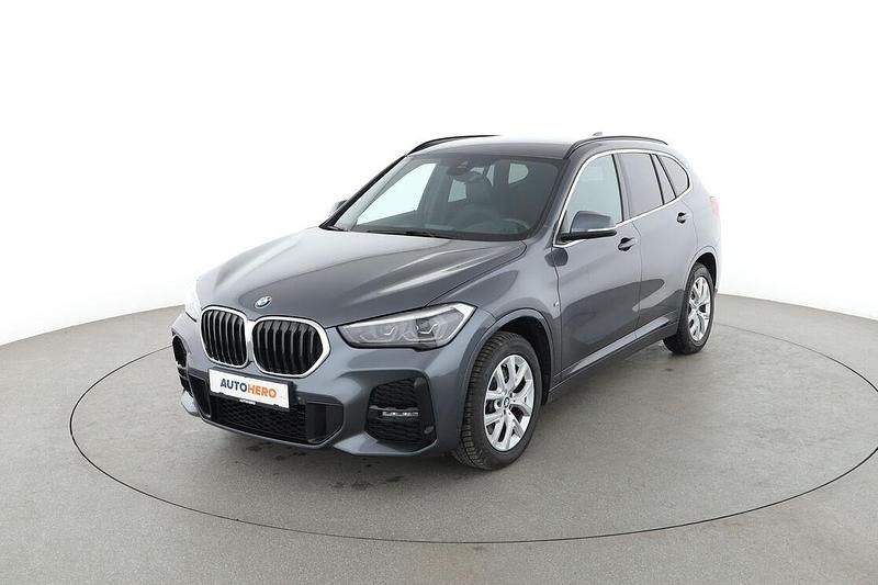 Grau Gebraucht 2020 BMW X1 M Sport SUV | 29.330 € (Teuer) - Bild 1/3