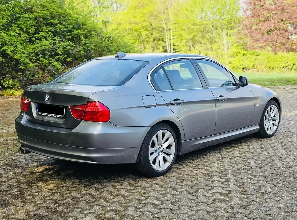 Używany BMW 325 204 KM (150 kW) 2010 Szary Sedan/Limuzyna